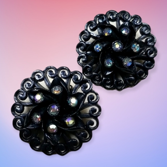 Vintage Mid Century Featherweights AB Crystal Floral Clip On Earrings - Picture 3 of 15